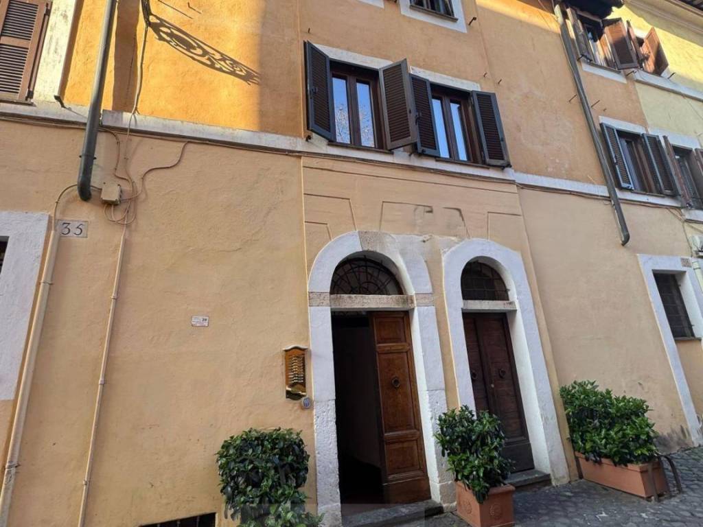 appartamento in vendita a Roma in zona Trastevere