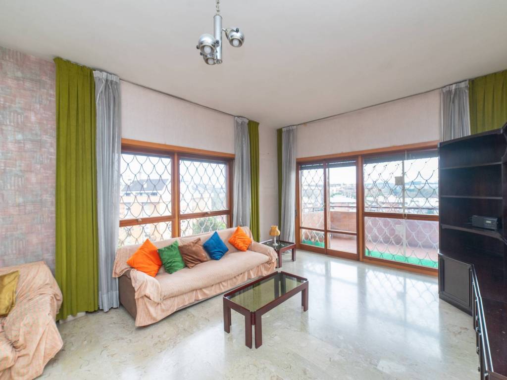 appartamento in vendita a Roma in zona Portuense