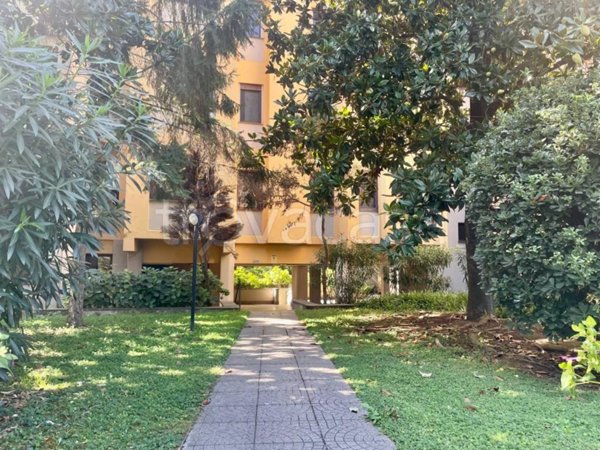 appartamento in vendita a Roma in zona Ardeatino