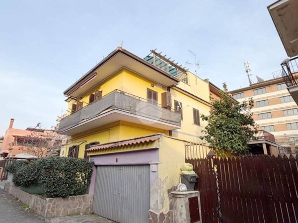 appartamento in vendita a Roma