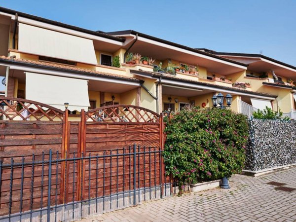 casa indipendente in vendita a Roma in zona Casalotti