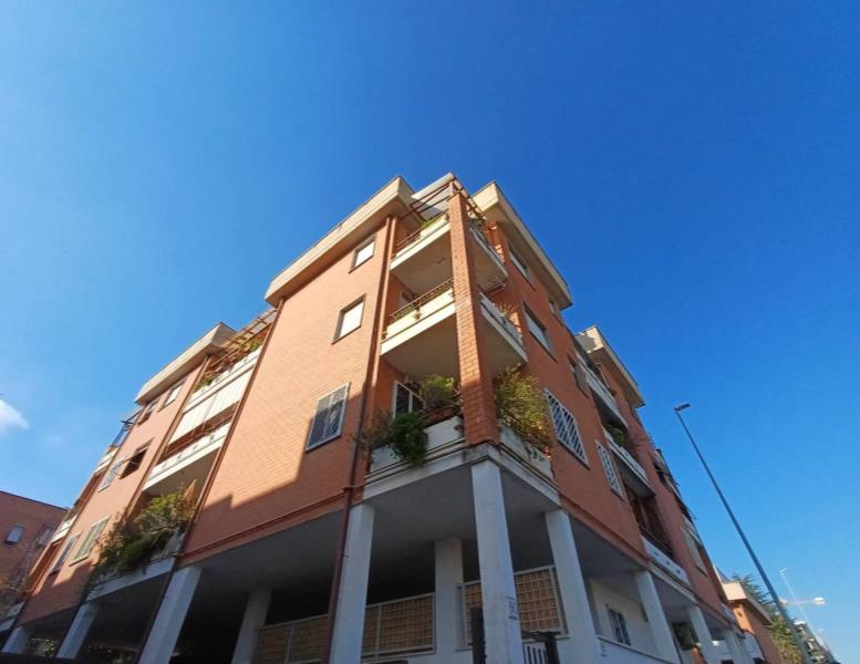 appartamento in vendita a Roma in zona Casal Monastero
