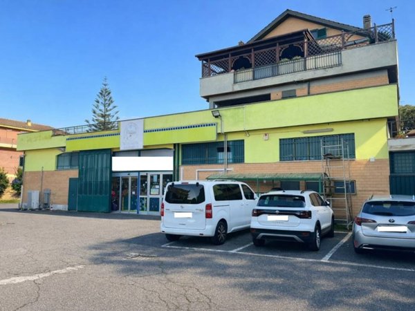 negozio in vendita a Roma in zona Acilia
