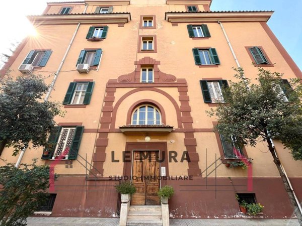 appartamento in vendita a Roma in zona Appio Latino