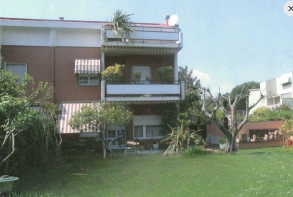 casa indipendente in vendita a Roma in zona Axa