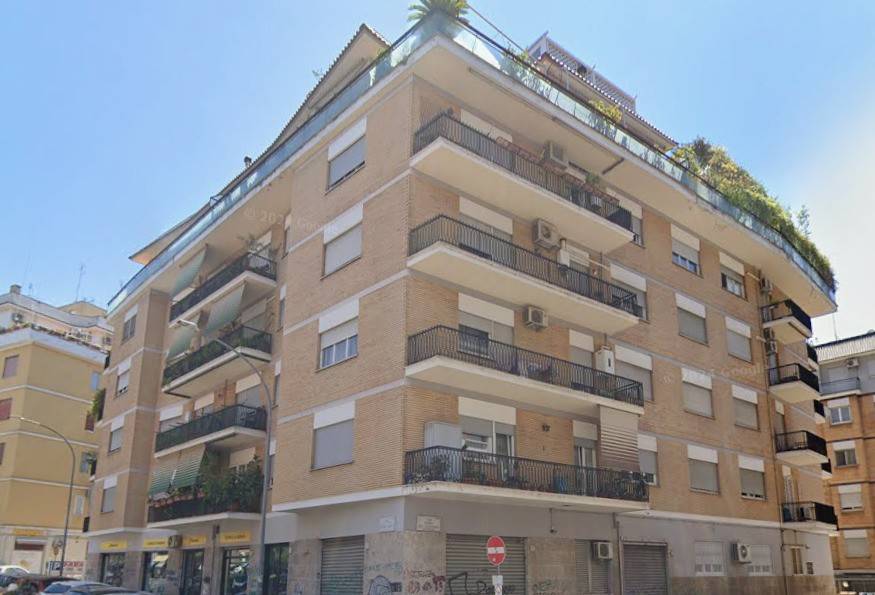 appartamento in vendita a Roma in zona Appio Latino