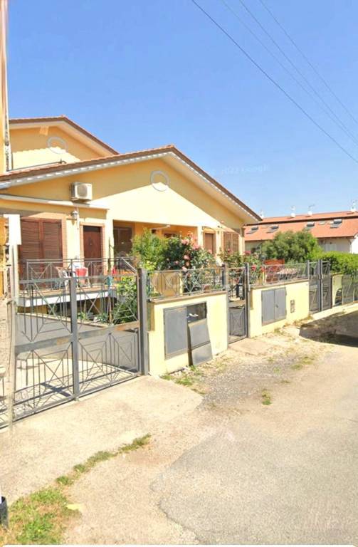 appartamento in vendita a Roma in zona Finocchio