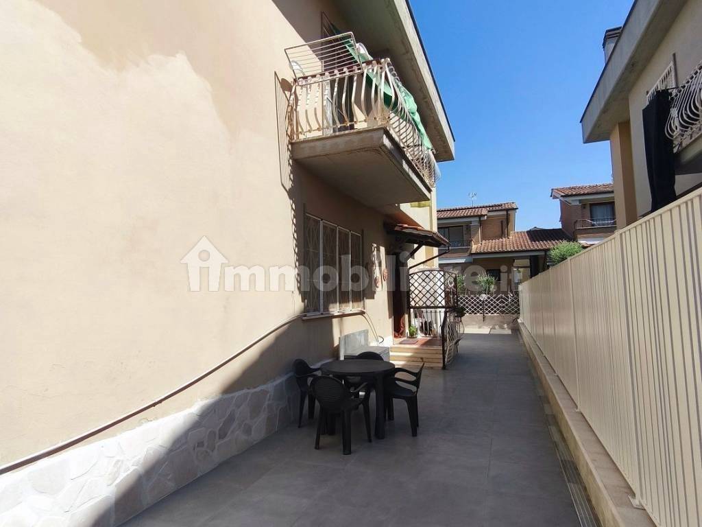 casa indipendente in vendita a Roma in zona Pantan Monastero