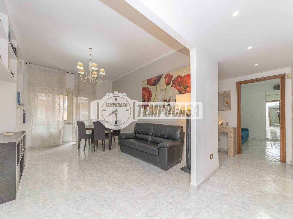 appartamento in vendita a Roma in zona Tuscolano