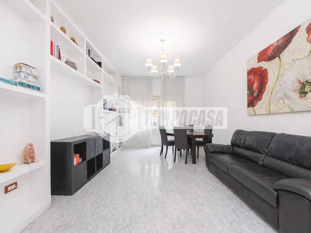 appartamento in vendita a Roma in zona Tuscolano