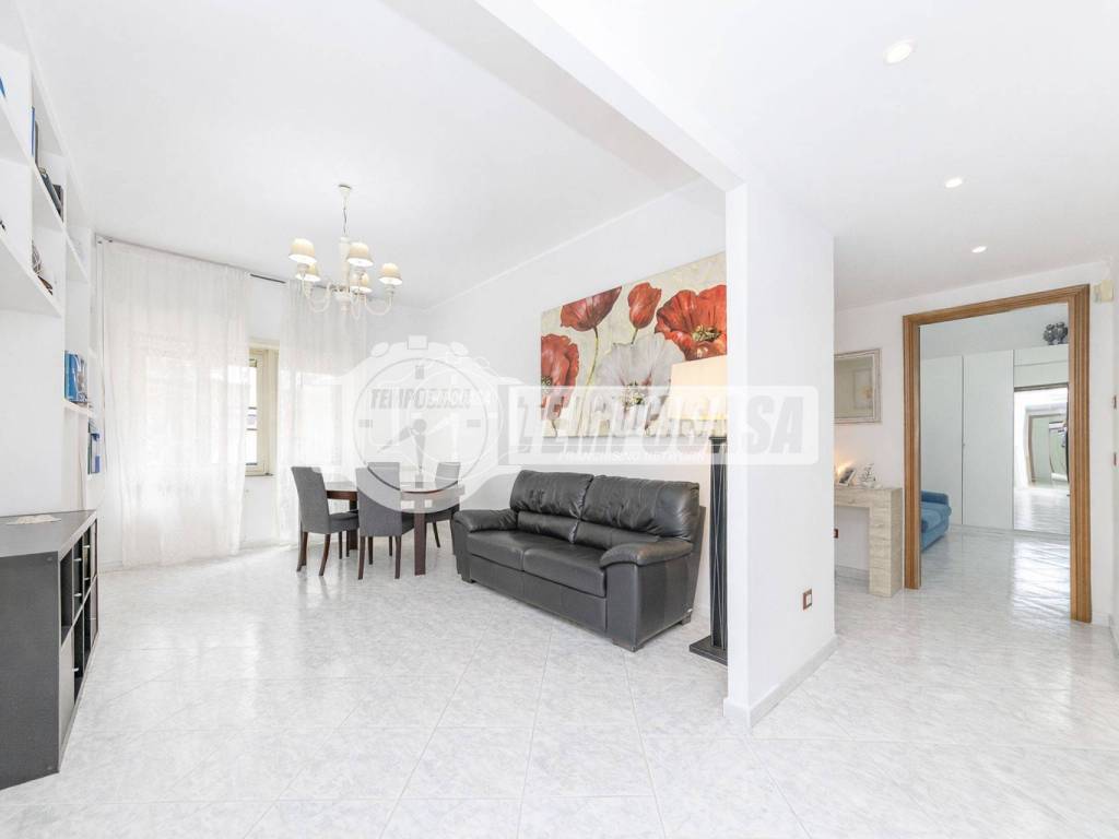 appartamento in vendita a Roma in zona Tuscolano