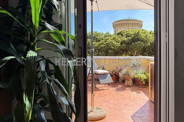 appartamento in vendita a Roma in zona Ostia