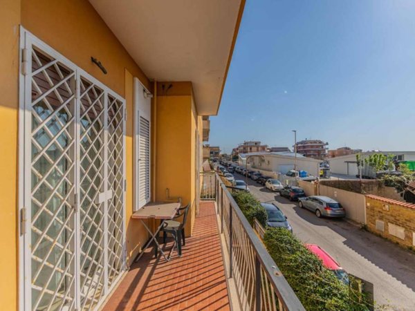 appartamento in vendita a Roma in zona Torre Angela