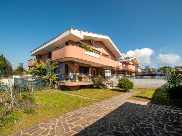 casa indipendente in vendita a Roma in zona Infernetto