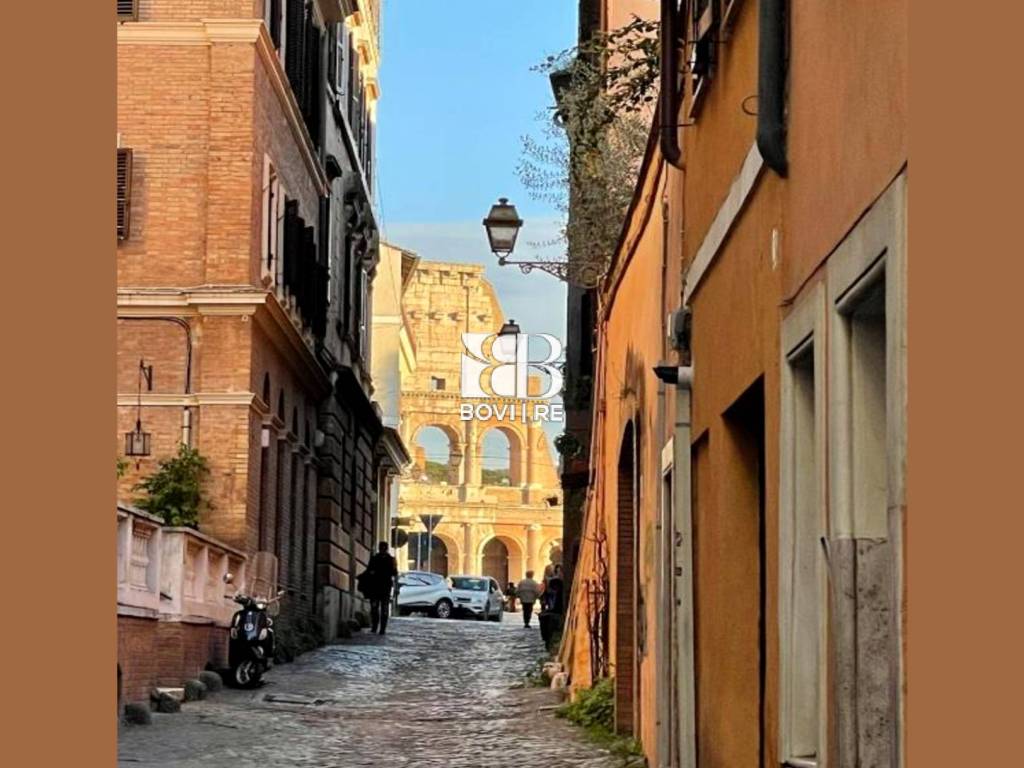 appartamento in vendita a Roma in zona Rione Monti/Campitelli