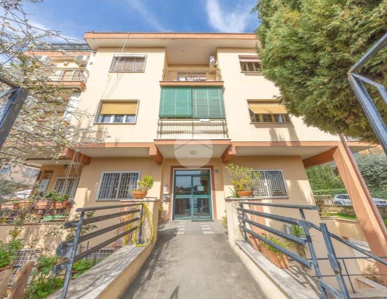 appartamento in vendita a Roma in zona Appio Pignatelli