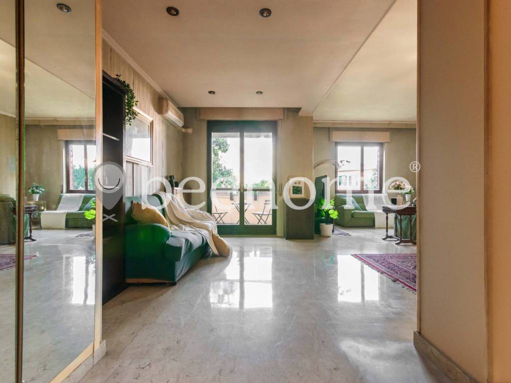 appartamento in vendita a Roma in zona Giuliano Dalmata