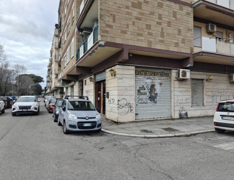 negozio in vendita a Roma in zona Ostia