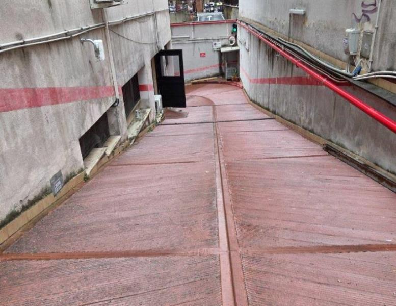 locale commerciale in vendita a Roma