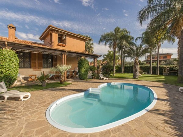 casa indipendente in vendita a Roma in zona Celio