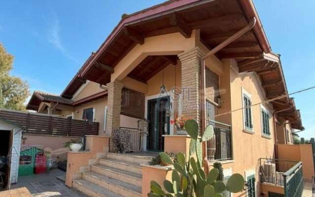 casa indipendente in vendita a Roma in zona Dragona/Bagnoletto