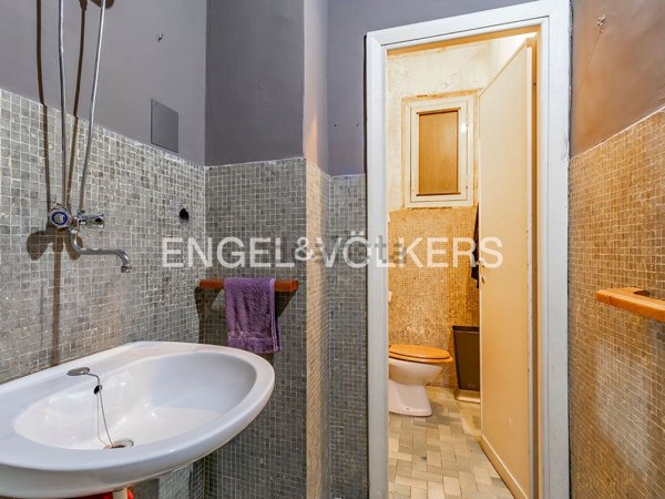 locale commerciale in vendita a Roma in zona Prenestino-Centocelle