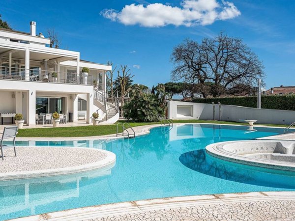 villa in vendita a Roma in zona Olgiata