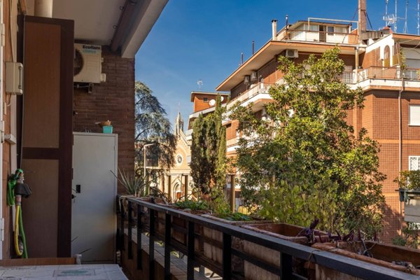 appartamento in vendita a Roma in zona Tor di Quinto