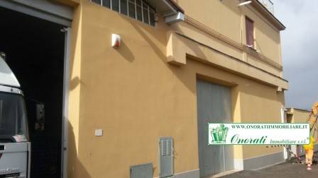 capannone in vendita a Roma in zona Settecamini