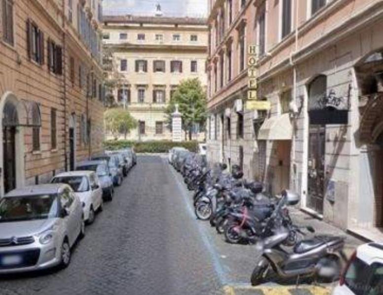 intera palazzina in vendita a Roma in zona Castro Pretorio