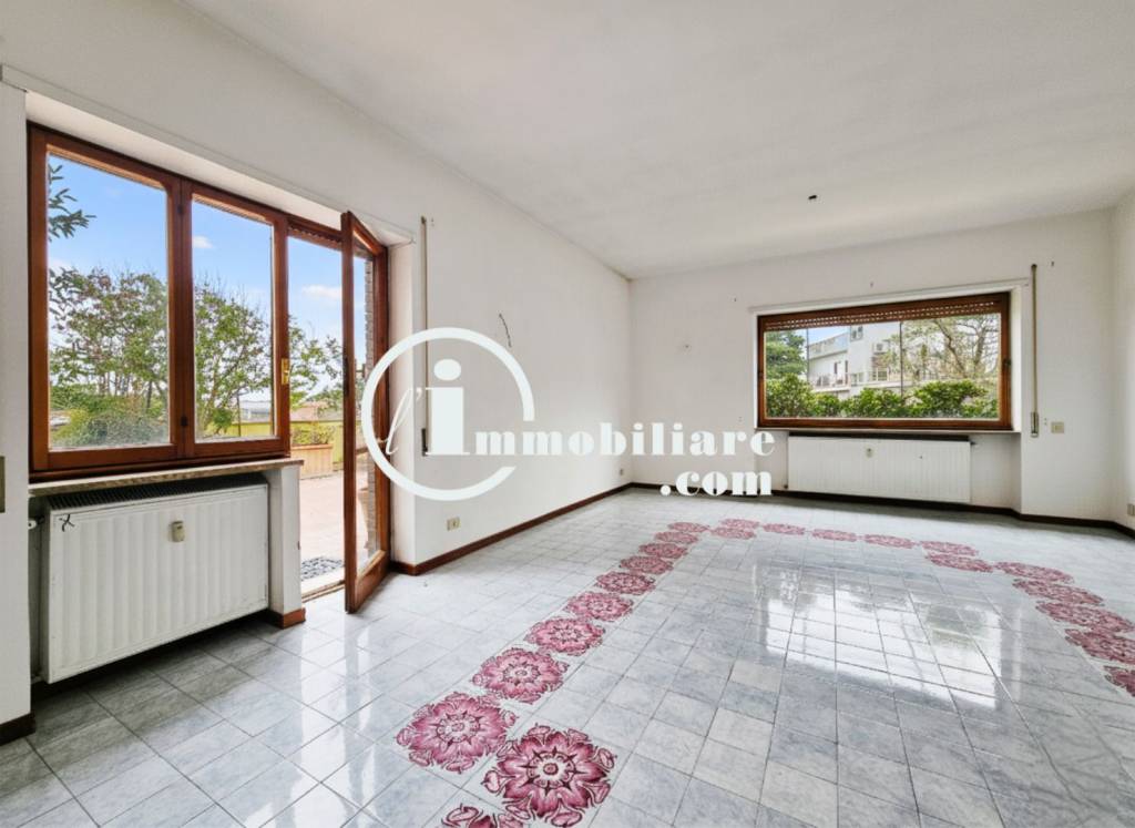 appartamento in vendita a Roma in zona Tomba di Nerone