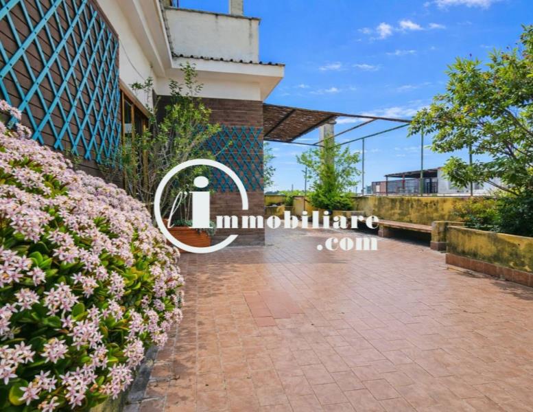 appartamento in vendita a Roma in zona Tomba di Nerone