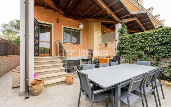casa indipendente in vendita a Roma in zona Mezzocammino