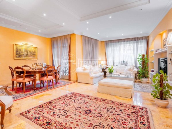 appartamento in vendita a Roma in zona EUR