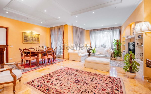 appartamento in vendita a Roma in zona EUR