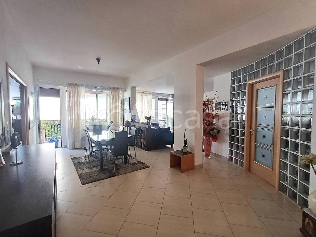 appartamento in vendita a Roma in zona Tor di Quinto