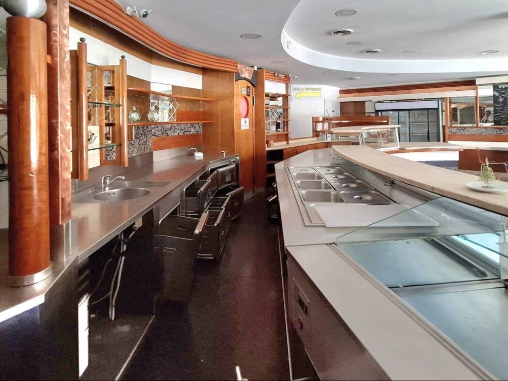 negozio in vendita a Roma in zona Aurelio