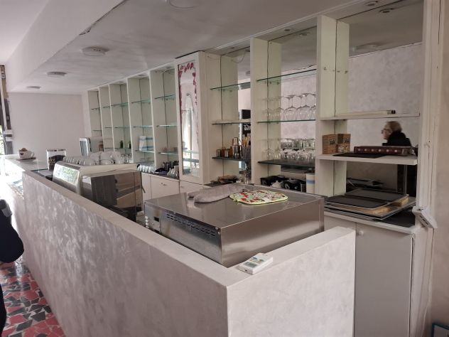 negozio in vendita a Roma in zona Collatino
