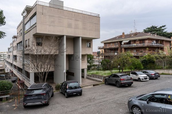 appartamento in vendita a Roma in zona Corviale