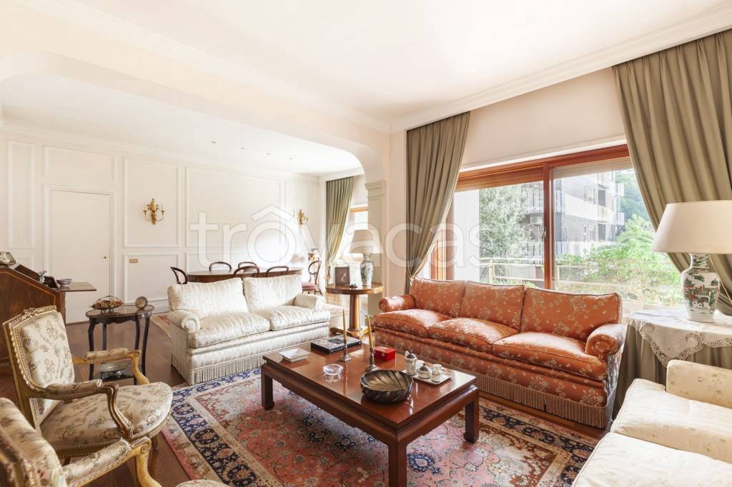 appartamento in vendita a Roma in zona Mostacciano