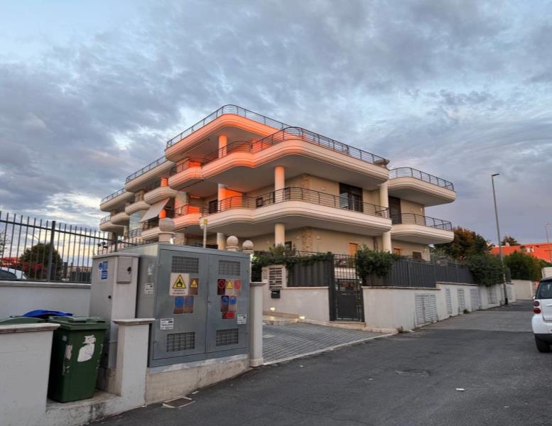 appartamento in vendita a Roma in zona Borghesiana