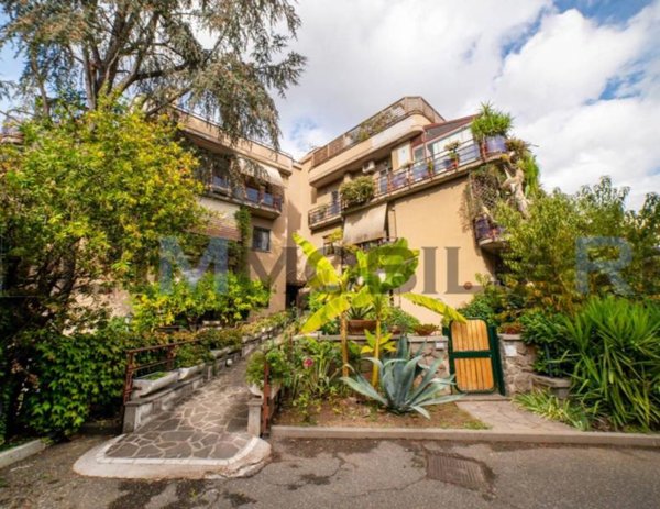 appartamento in vendita a Roma in zona Torre Gaia