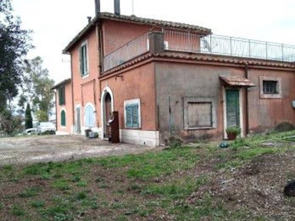 casa indipendente in vendita a Roma in zona Finocchio