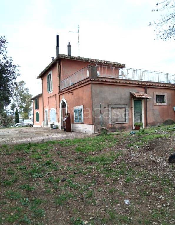 casa indipendente in vendita a Roma in zona Finocchio