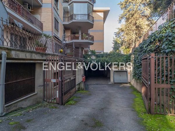 negozio in vendita a Roma in zona Giuliano Dalmata