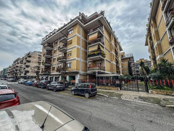 appartamento in vendita a Roma in zona Ostia