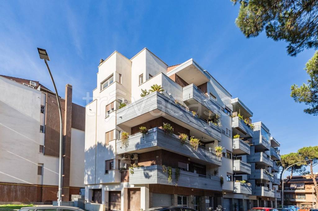 appartamento in vendita a Roma in zona Torrino