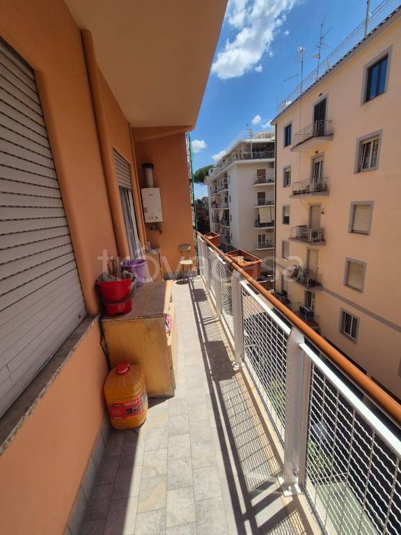 appartamento in vendita a Roma in zona Ardeatino