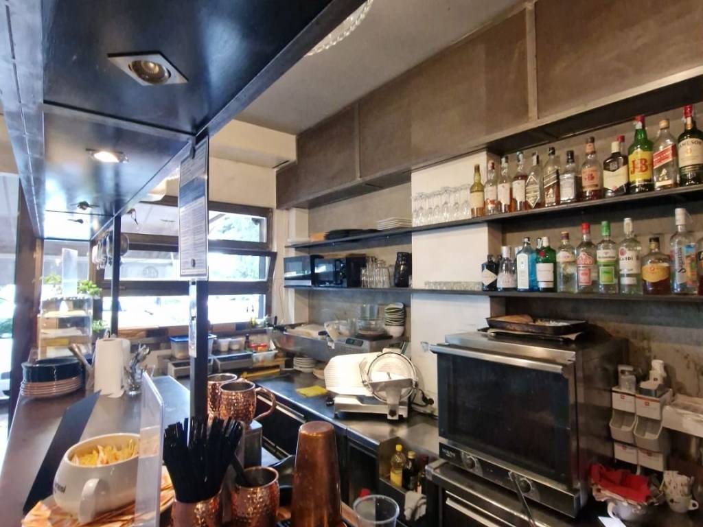 negozio in vendita a Roma in zona EUR