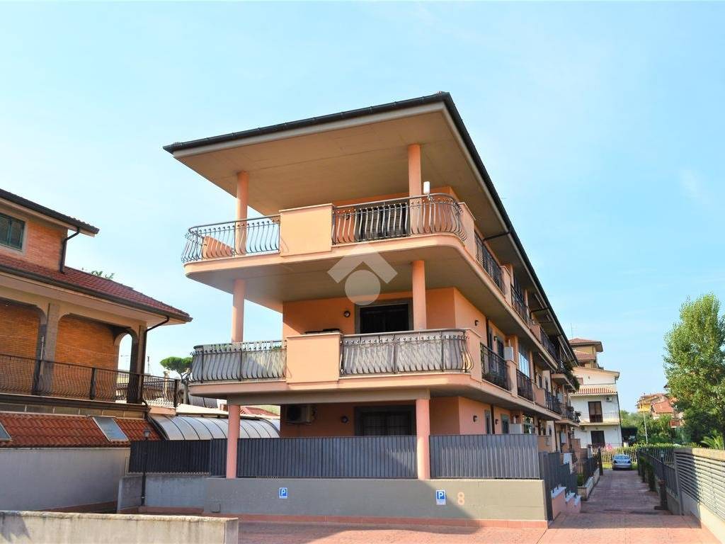 appartamento in vendita a Roma in zona Borghesiana